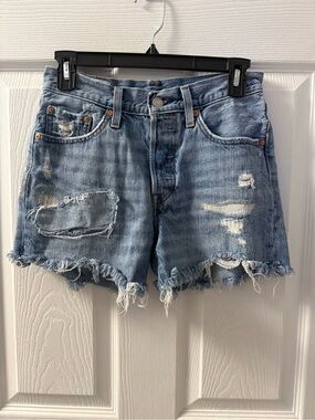 Levi’s Distressed Denim Shorts Size 24